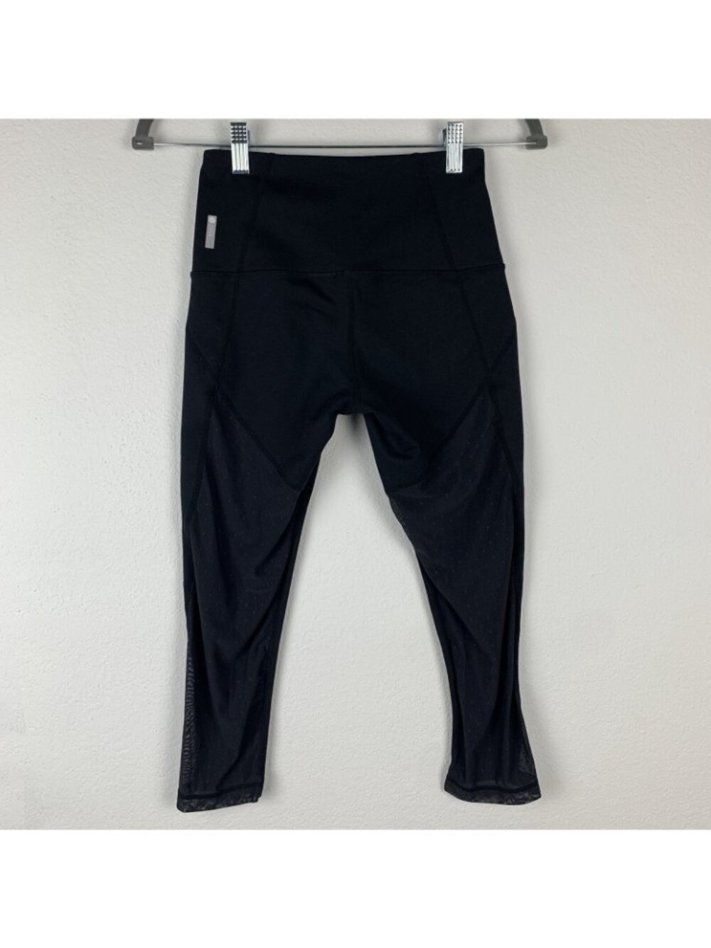 ✨3/$30 Zella Women's XS Black Cropped Leggings - Picture 2 of 5